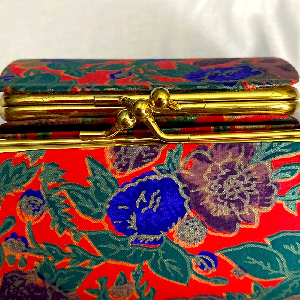 Kiss Lock Multi-Use Purses - Picture 6 of 6